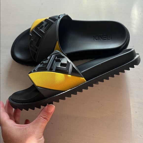 Fendi Yellow and Gray FF Logo Fussbetts Slide Sandals Mens 7 main image 6